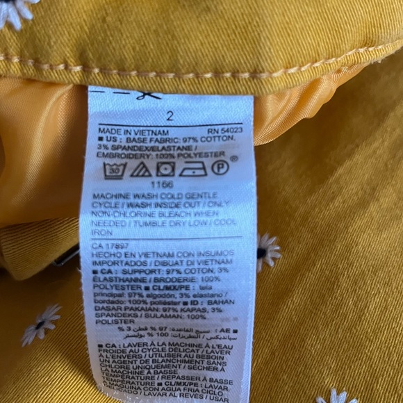 Old Navy Cropped Pixie Pants—Yellow with Embroidered Daisies - Picture 4 of 8